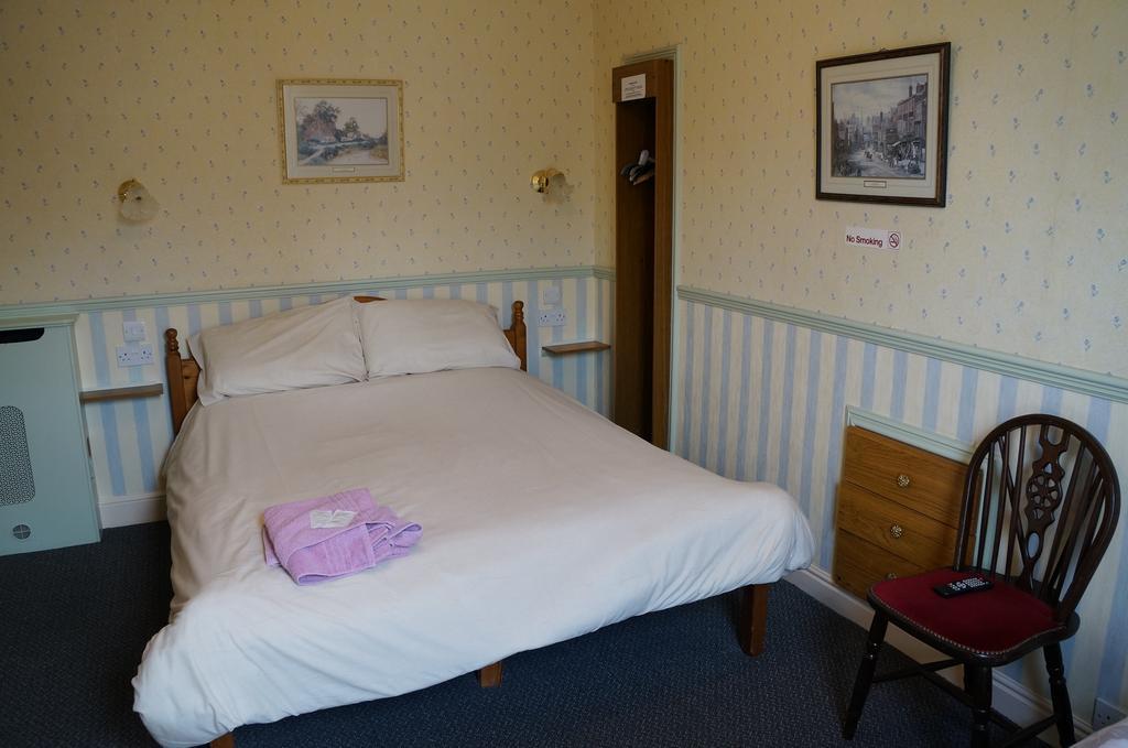 The Captain Guesthouse Scarborough Buitenkant foto