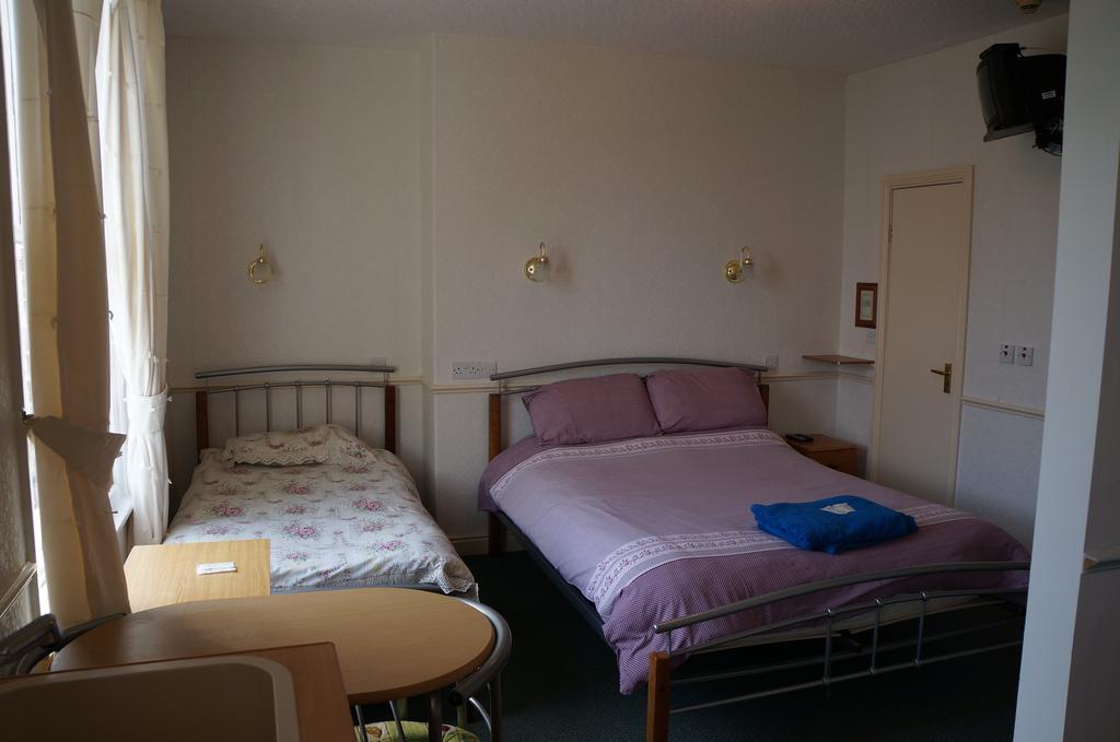 The Captain Guesthouse Scarborough Buitenkant foto