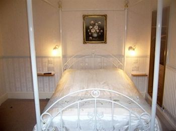 The Captain Guesthouse Scarborough Buitenkant foto